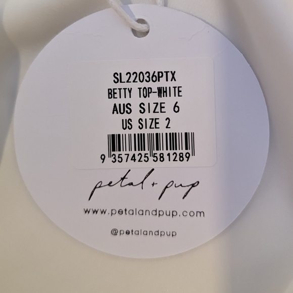 New Petal & Pup Creamy White Cropped  Bishop Long Sleeve Betty Top, size 2 - Picture 7 of 8